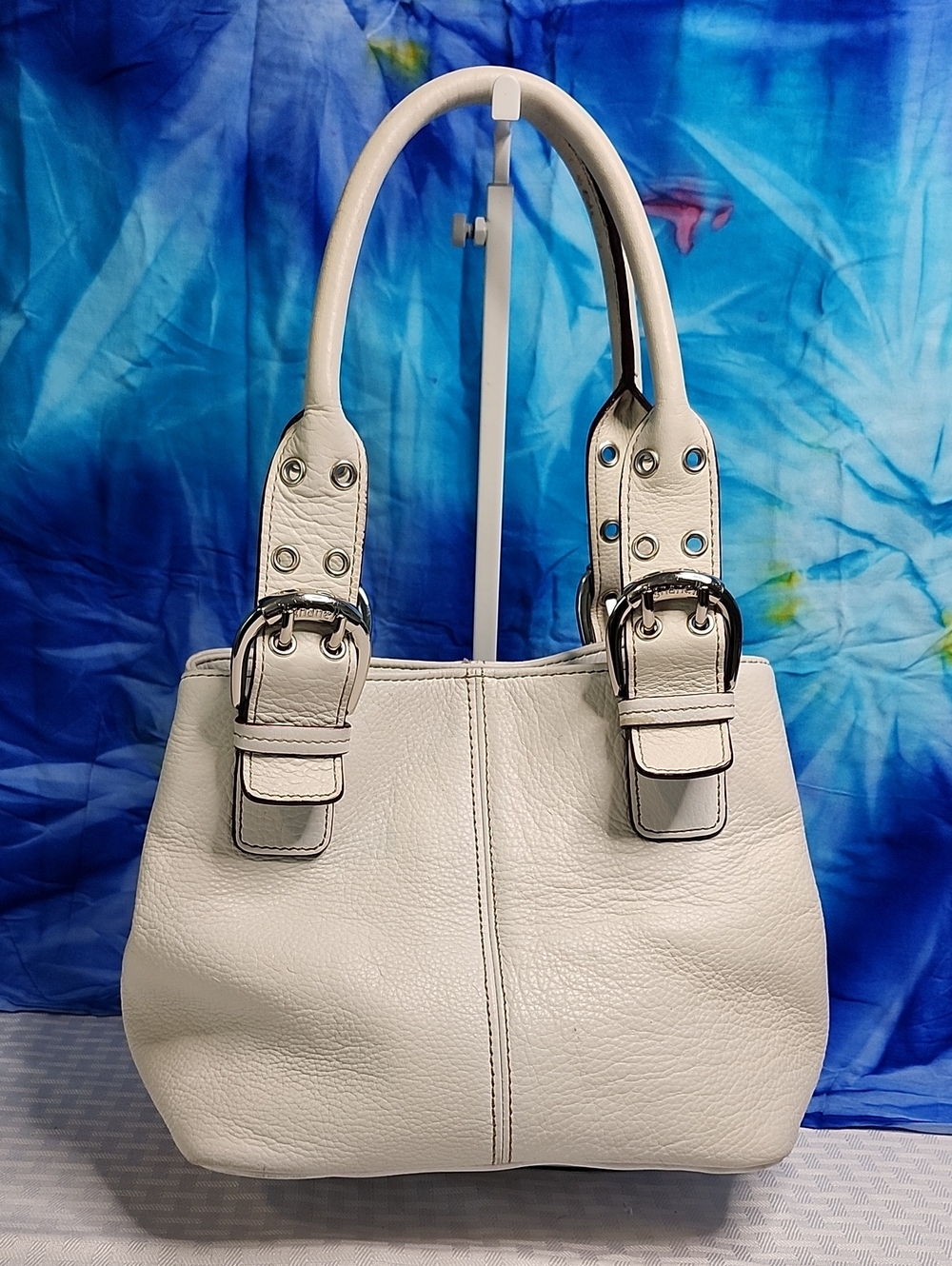 Tignanello Vintage Y2K Pebbled Leather Silver Buckle Shoulder Bag